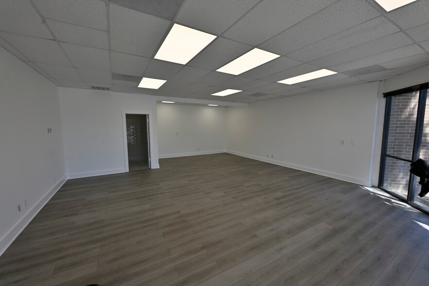 More Photos Of 1313 SE Military Dr, San Antonio Office For Lease