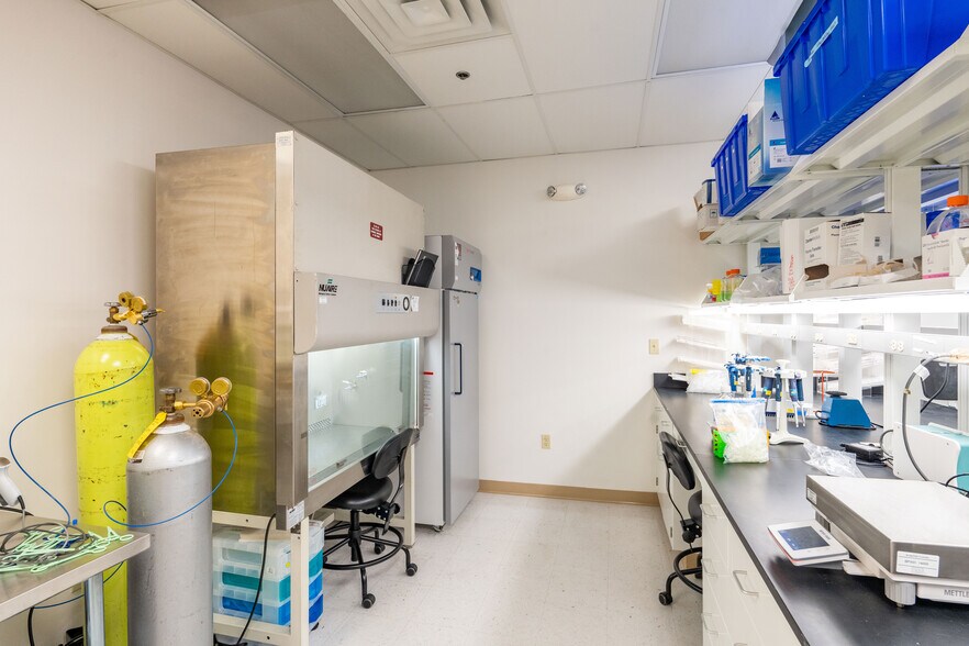 More Photos Of 15010 Broschart Rd, Rockville Research And Development For Lease