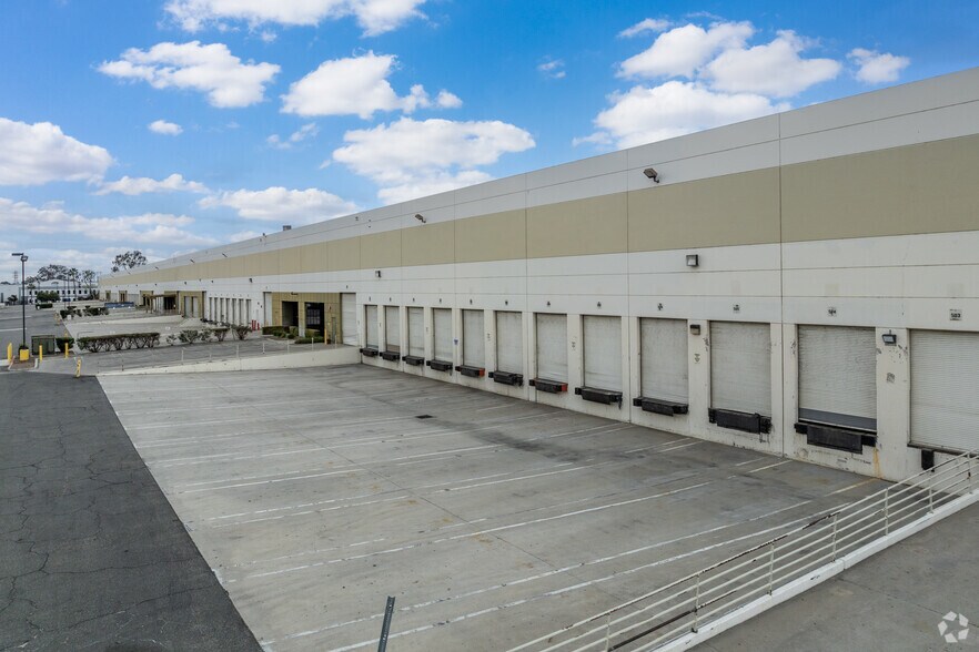 More Photos Of 1601 E Cooley Dr, Colton Distribution For Lease