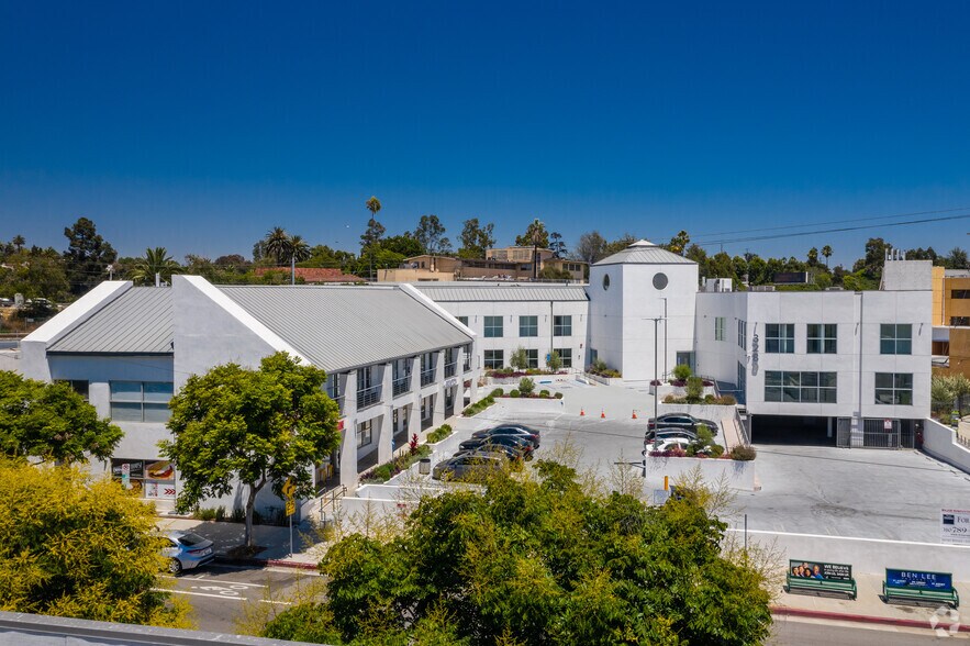 More Photos Of 3272 Motor Ave, Los Angeles Unknown For Lease