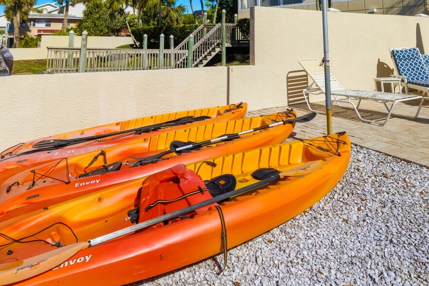 More Photos Of 9022 Midnight Pass Rd, Sarasota Apartments For Sale
