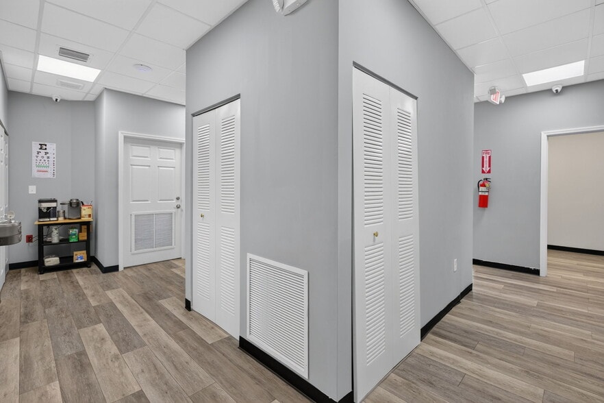 More Photos Of 8080 Pasadena Blvd, Pembroke Pines Office For Lease