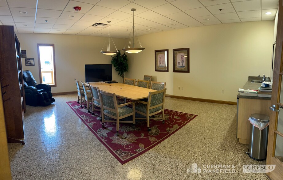 More Photos Of 300 Commerce Dr, LaGrange Warehouse For Sale