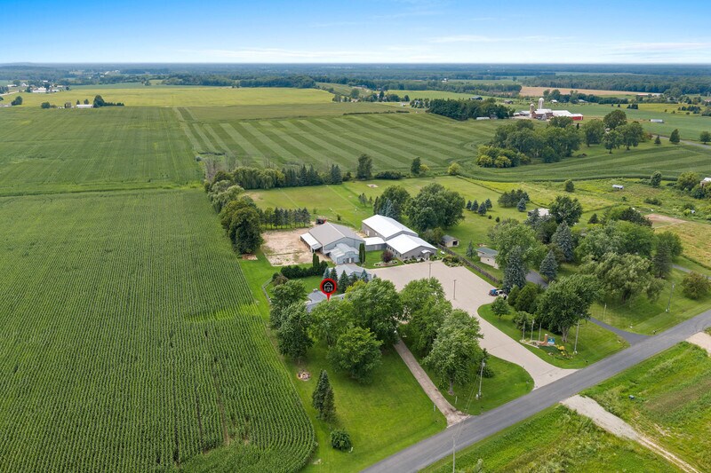 More Photos Of N5367 Mayflower Rd, Shiocton Office For Sale