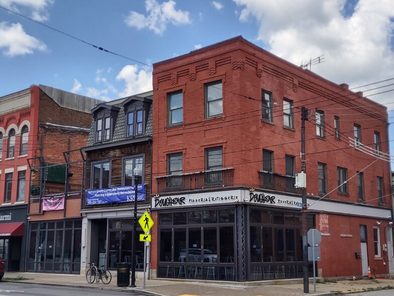 Primary Photo Of 1831 E Carson St, Pittsburgh Restaurant For Lease