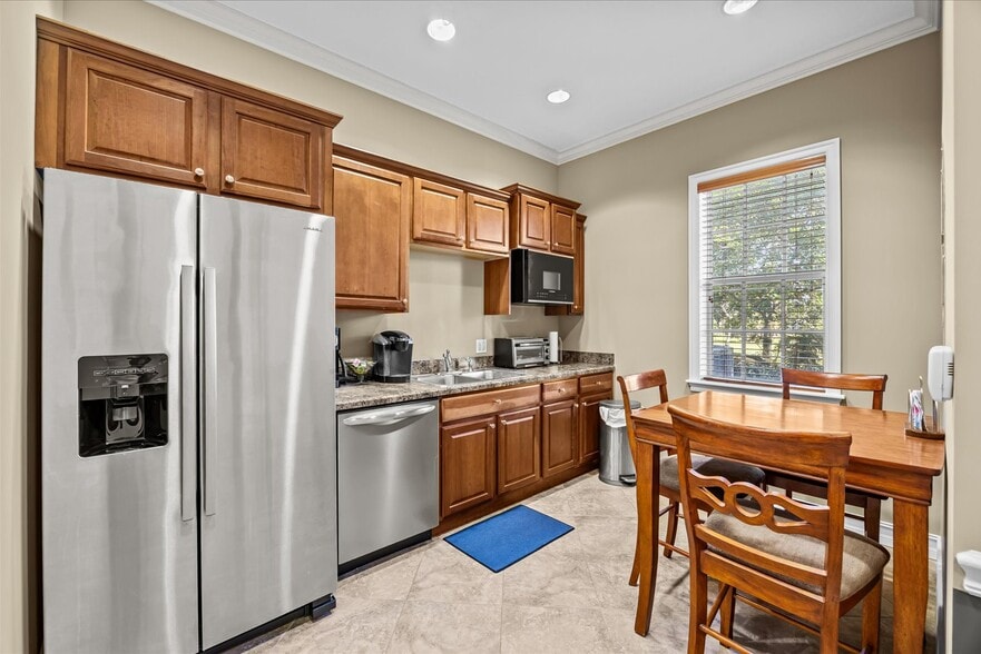 More Photos Of 2108-2110 SE Rays Way, Stuart Office For Sale