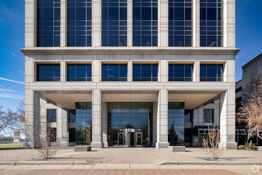 More Photos Of 225 Pictoria Dr, Springdale Office For Lease