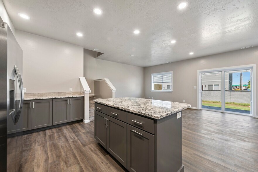 More Photos Of 560 Park Springs Ave, Baker City Apartments For Sale