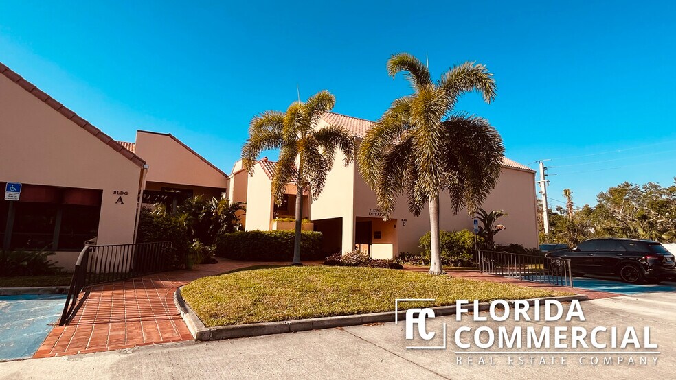 More Photos Of 900 SE Ocean Blvd, Stuart Medical For Lease