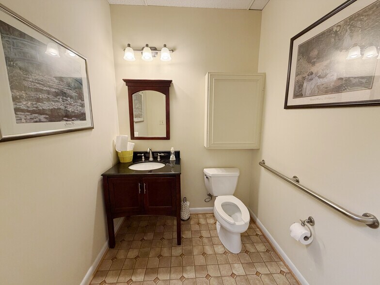 More Photos Of 303-309 S Main St, Bel Air Office For Lease