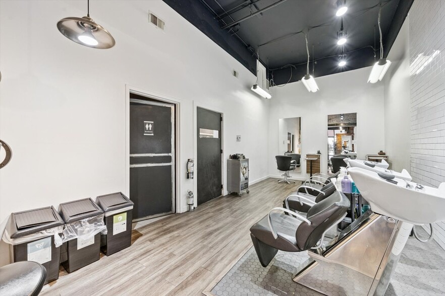 More Photos Of 3390 W 32nd Ave, Denver Storefront For Lease