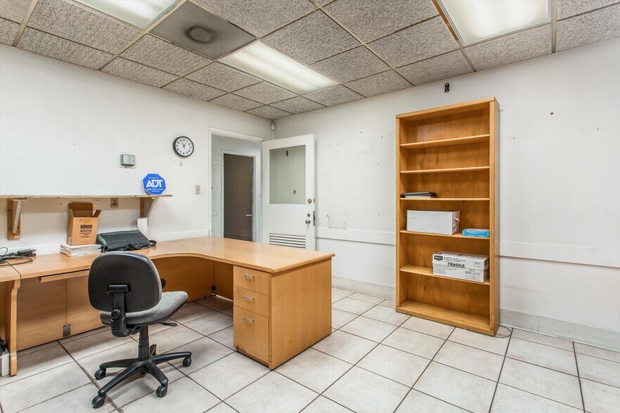 More Photos Of 358 N 6th St, Colton Warehouse For Sale