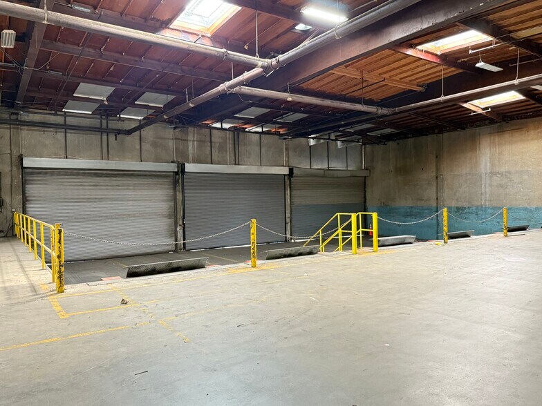 More Photos Of 4542 Dunham St, Commerce Warehouse For Lease