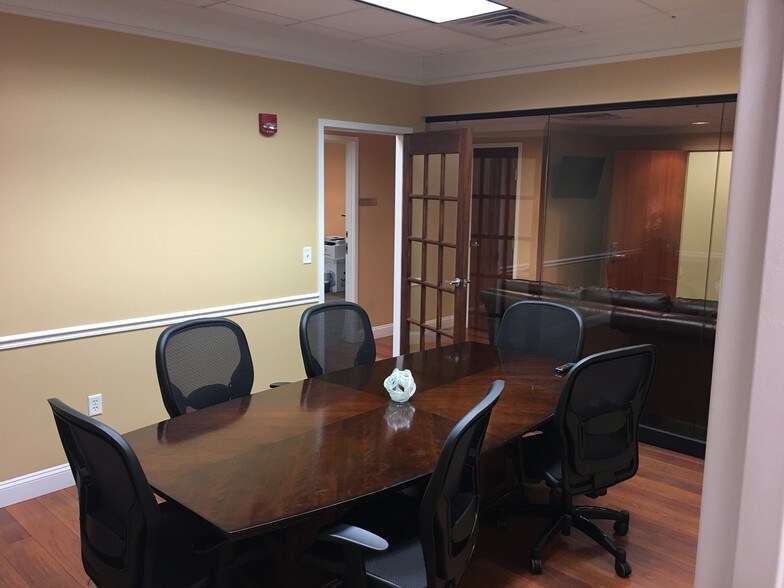 More Photos Of 44121 Leesburg Pike, Ashburn Medical For Sale