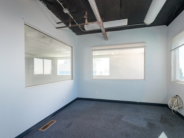 More Photos Of 4005 Highland Ave, Manhattan Beach Storefront Retail Office For Lease