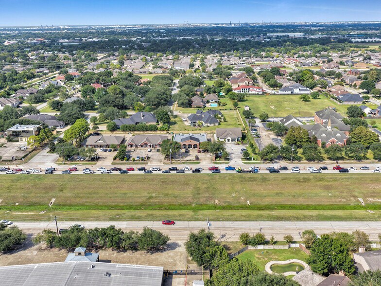 More Photos Of 6429 Fairmont Pky, Pasadena Office For Sale