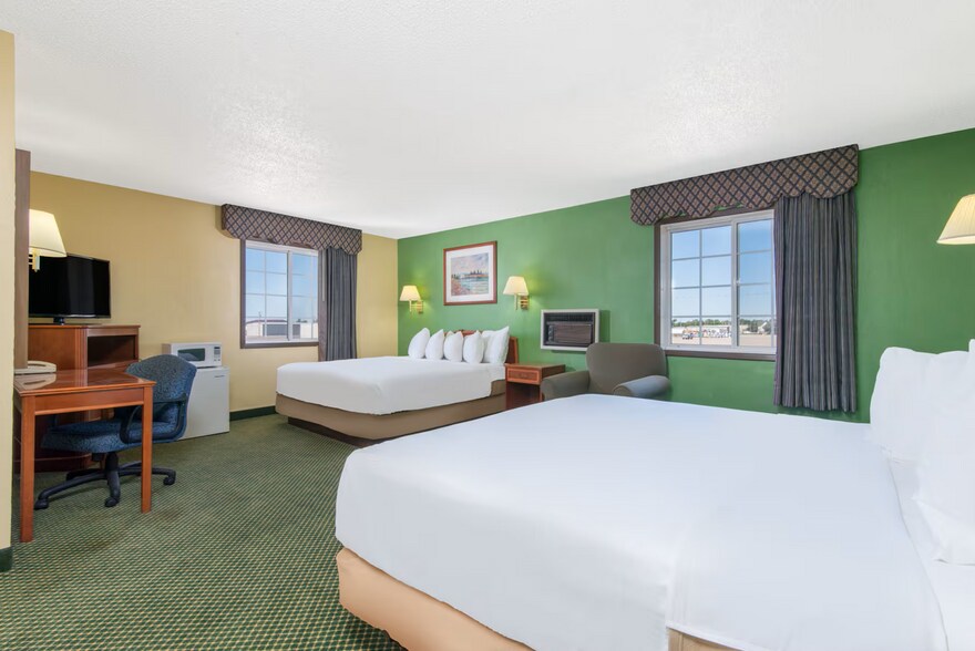 More Photos Of 4701 10th St, Great Bend Hotel For Sale