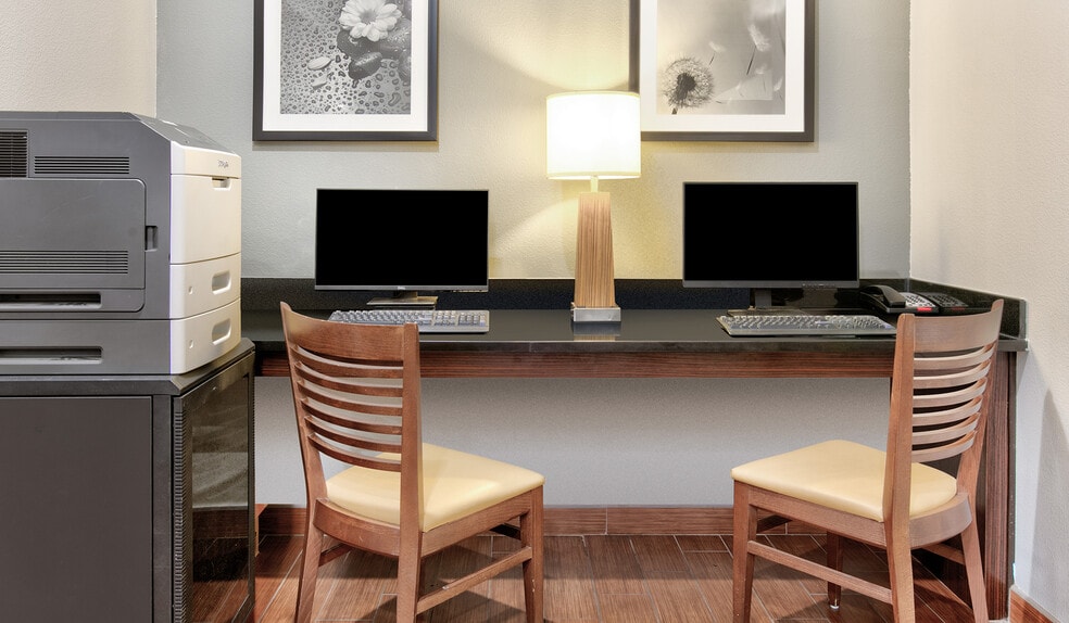 More Photos Of 615 City Center Way, Longview Hotel For Sale