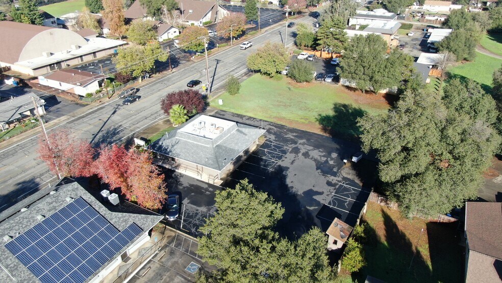 More Photos Of 3753 Churn Creek Rd, Redding Office For Sale