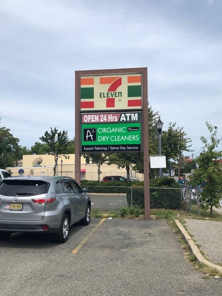 More Photos Of 281 State St, Hackensack Convenience Store For Lease