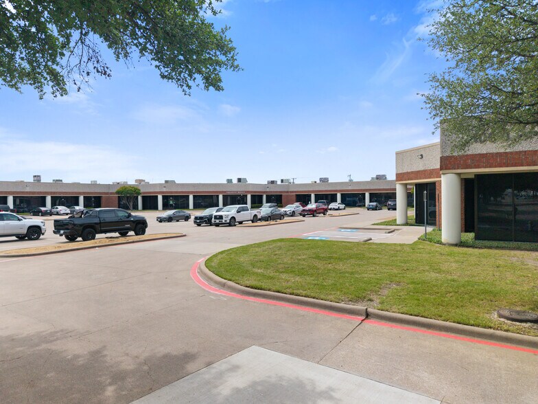 More Photos Of 11601 Plano Rd, Dallas Unknown For Lease