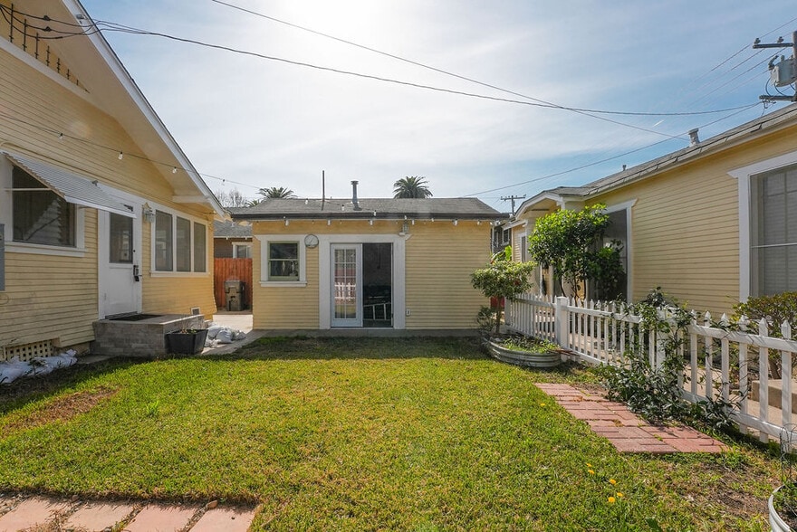 More Photos Of 361 Gladys Ave, Long Beach Multifamily For Sale