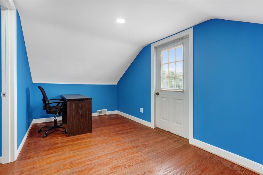 More Photos Of 2260 Carlisle Rd, York Office For Sale