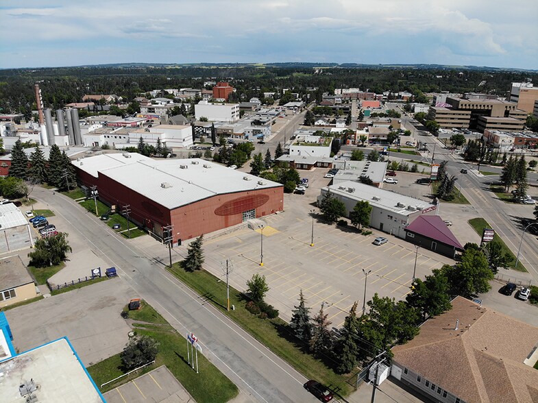 More Photos Of 5239 53rd Ave, Red Deer Freestanding For Lease