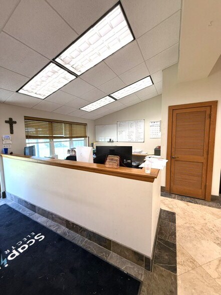 More Photos Of 2320 Town St, Pensacola Industrial For Sale
