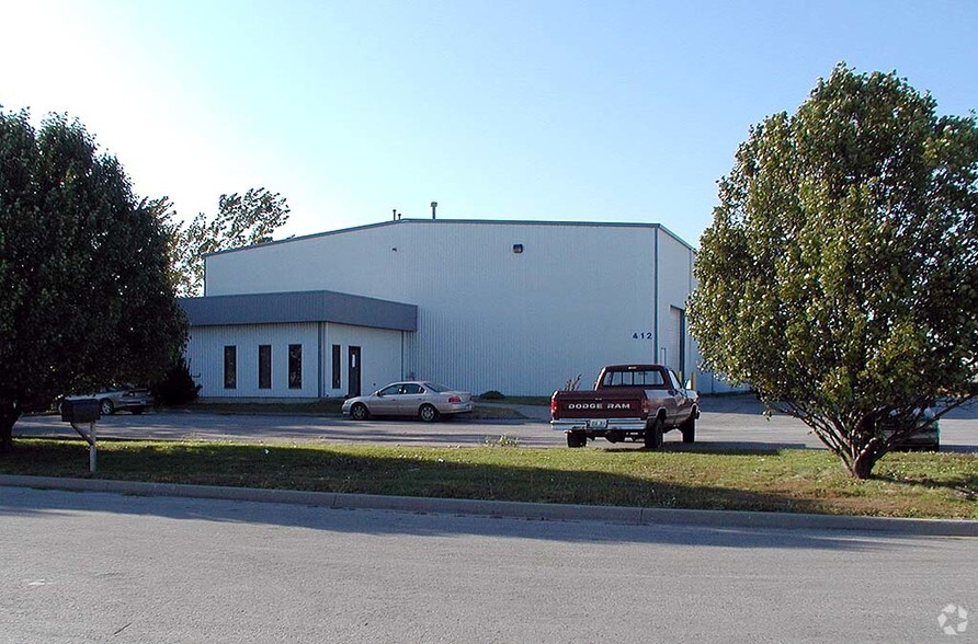 Primary Photo Of 412 SE Fleetway Cir, Lees Summit Warehouse For Lease