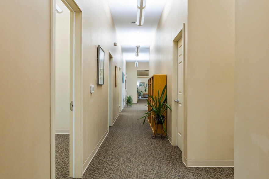 More Photos Of 422 S 5th St, Klamath Falls Office For Sale