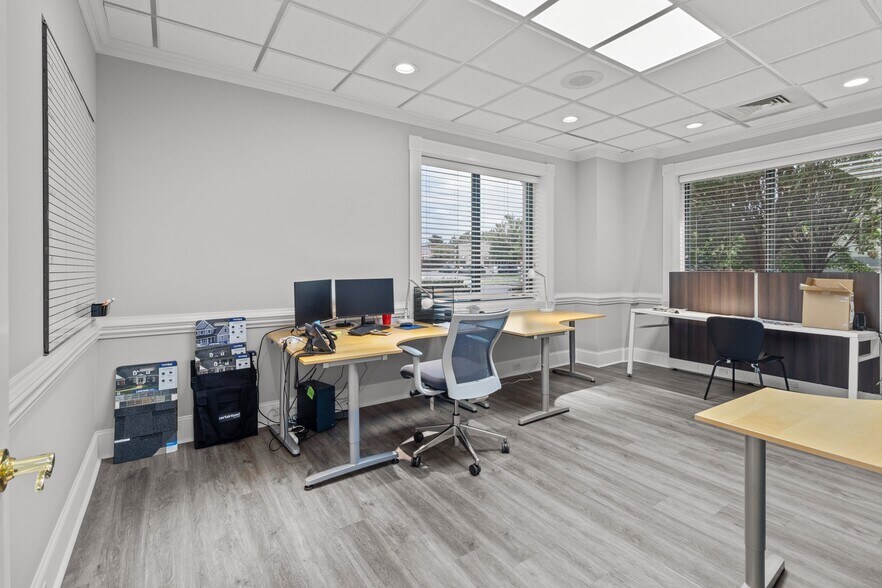 More Photos Of 147 Cedar Pointe Dr, Mooresville Research And Development For Sale