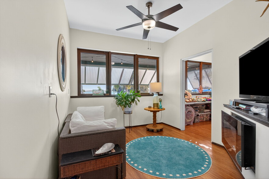 More Photos Of 5657 Shore S blvd, Gulfport Specialty For Sale
