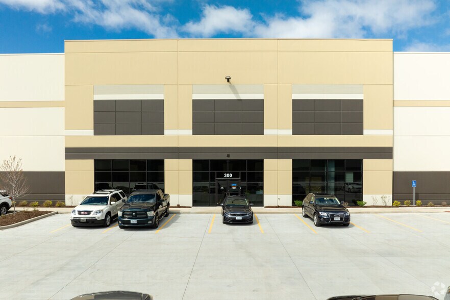 More Photos Of 15712 Westport Commerce Dr, Chesterfield Industrial For Sale