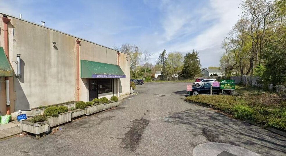 More Photos Of 3021-3023 Jericho Tpke, East Northport Storefront For Sale