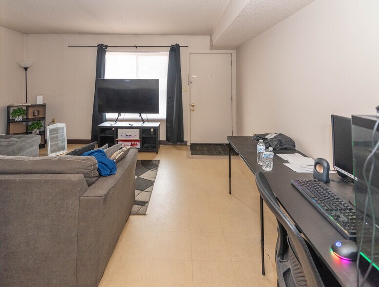 More Photos Of 303 Crusader Rd, Cambridge Multifamily For Sale