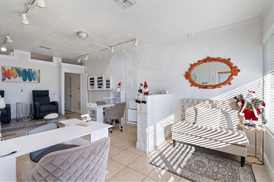 More Photos Of 599 Sherwood Ave, Satellite Beach General Retail For Lease