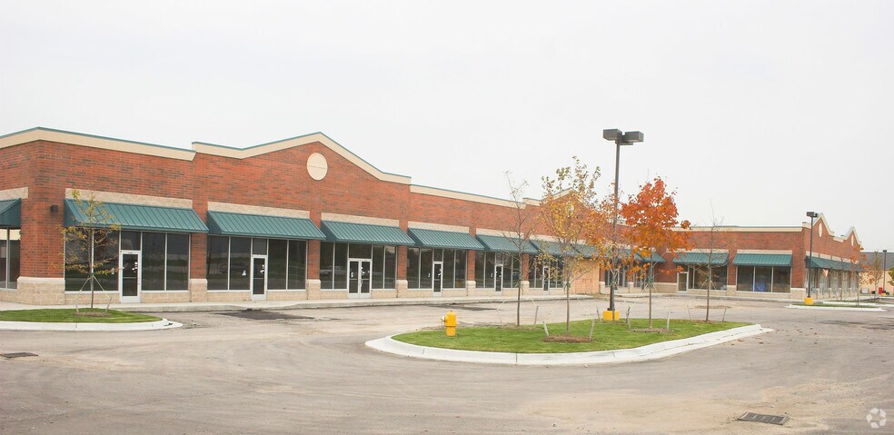 More Photos Of 52250-52396 Gratiot Ave, Chesterfield Storefront For Lease