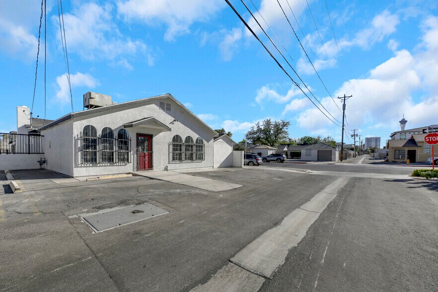 More Photos Of 530 S 7th St, Las Vegas Office Residential For Lease