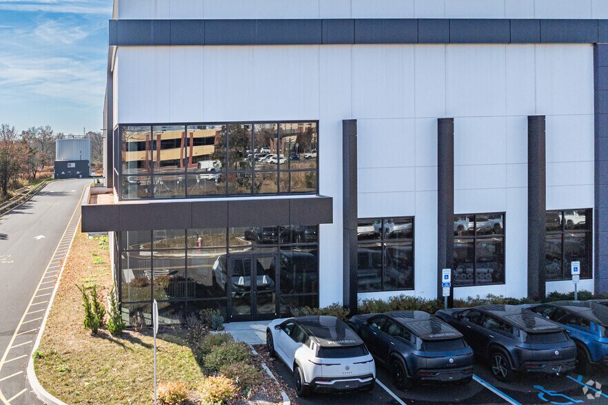 More Photos Of 47 Veronica Ave, Somerset Industrial For Lease