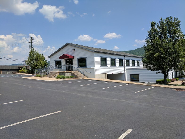 More Photos Of 2541 E College Ave, State College General Retail For Lease