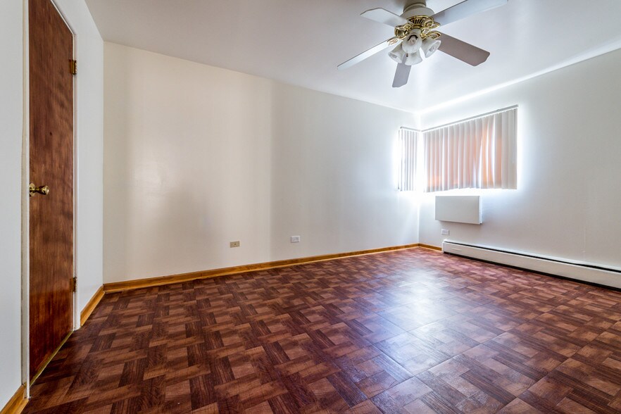 More Photos Of 1450 E 154th Pl, Dolton Apartments For Sale