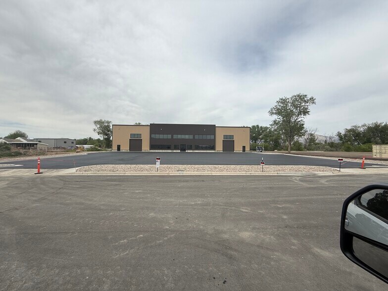 More Photos Of 1750 1700 S, West Haven Industrial For Lease