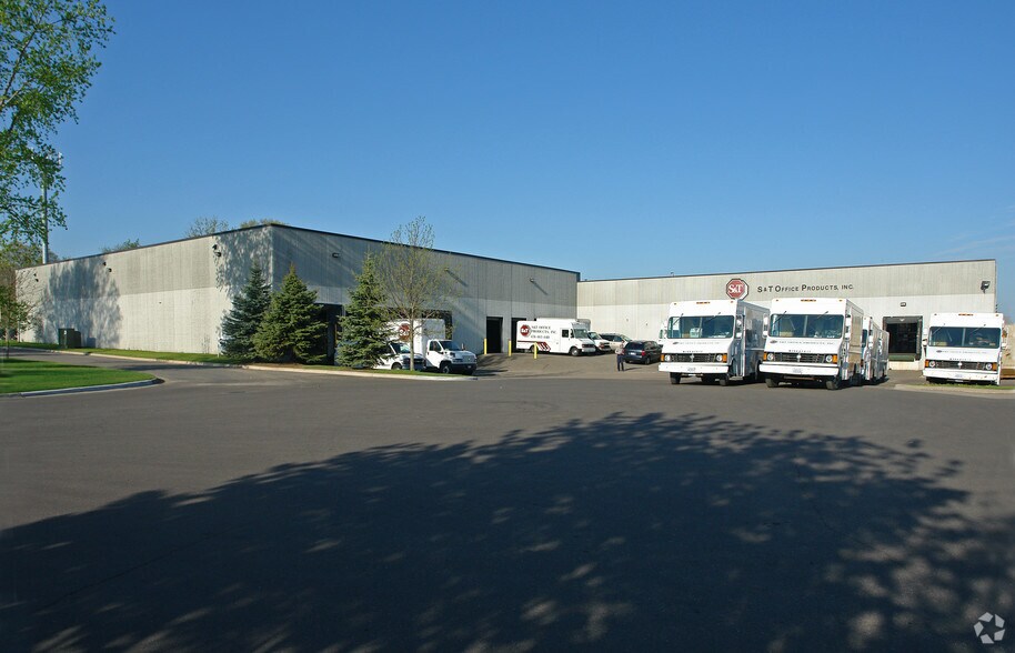 More Photos Of 1000 Kristen Ct, Vadnais Heights Distribution For Lease