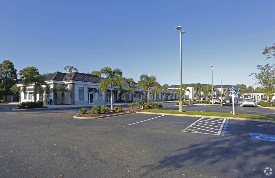 More Photos Of 5250 17th St, Sarasota Office For Lease