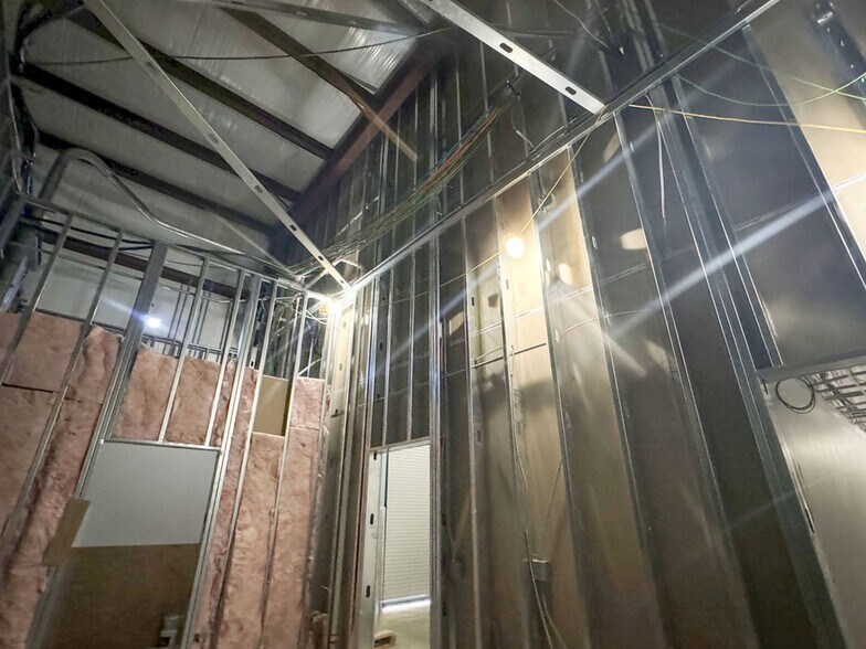 More Photos Of 369 Enterprise Dr, Batesville Industrial For Sale