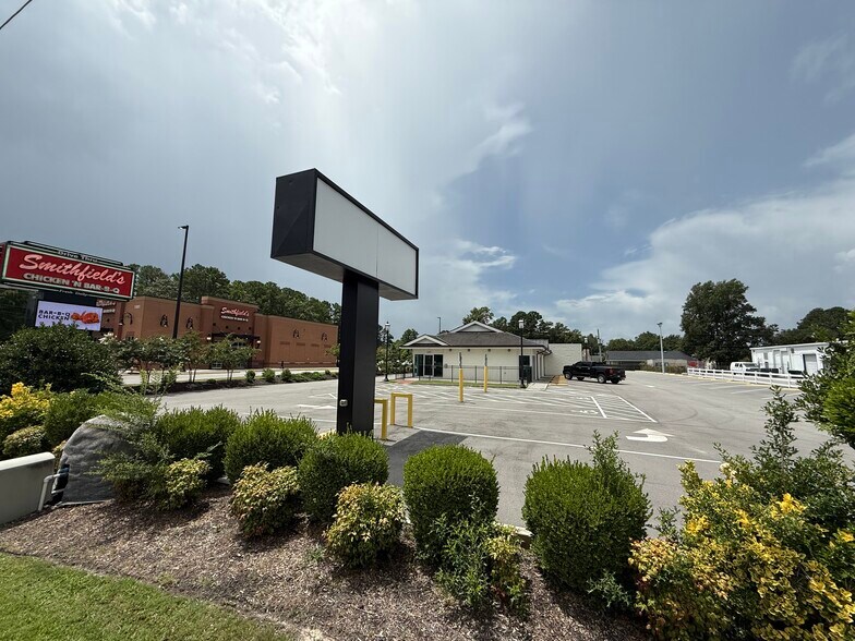 More Photos Of 1105 Gum Branch Rd, Jacksonville Fast Food For Lease