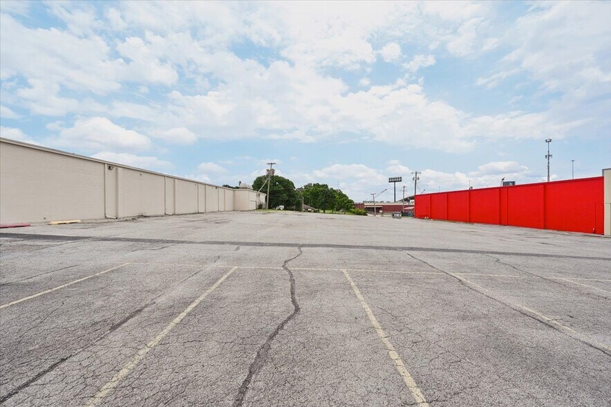 More Photos Of 4915 S Union Ave, Tulsa Office For Sale