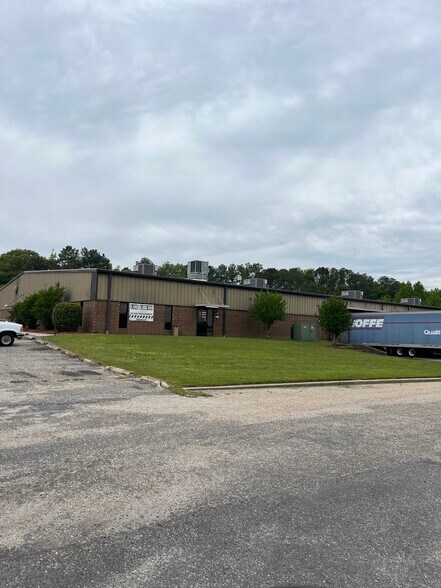 Primary Photo Of 13750 US Highway 301 S, Rowland Warehouse For Sale