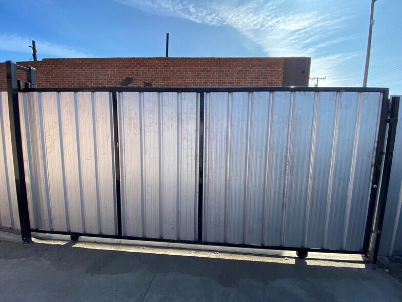 More Photos Of 5324-5326 Pacific Blvd, Huntington Park Manufacturing For Sale